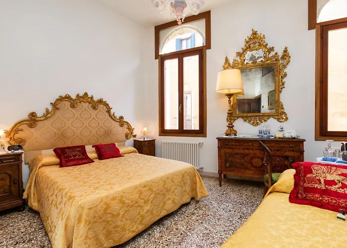 Luxury Venetian Rooms