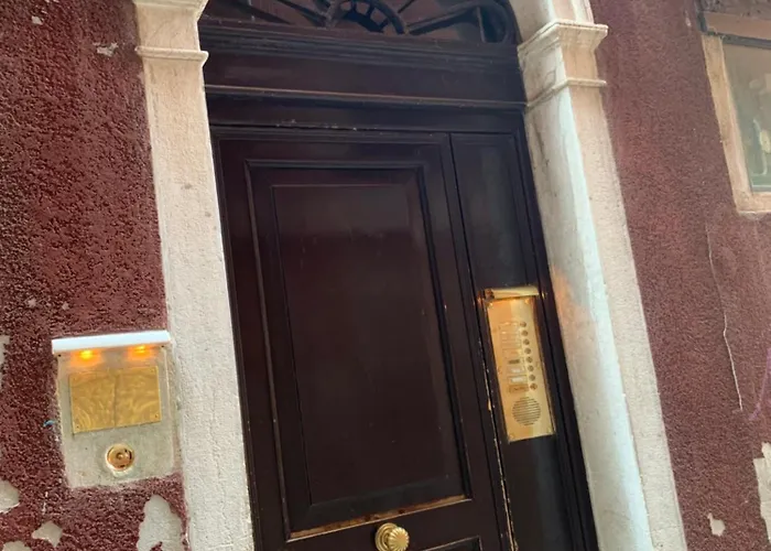 Luxury Venetian Rooms