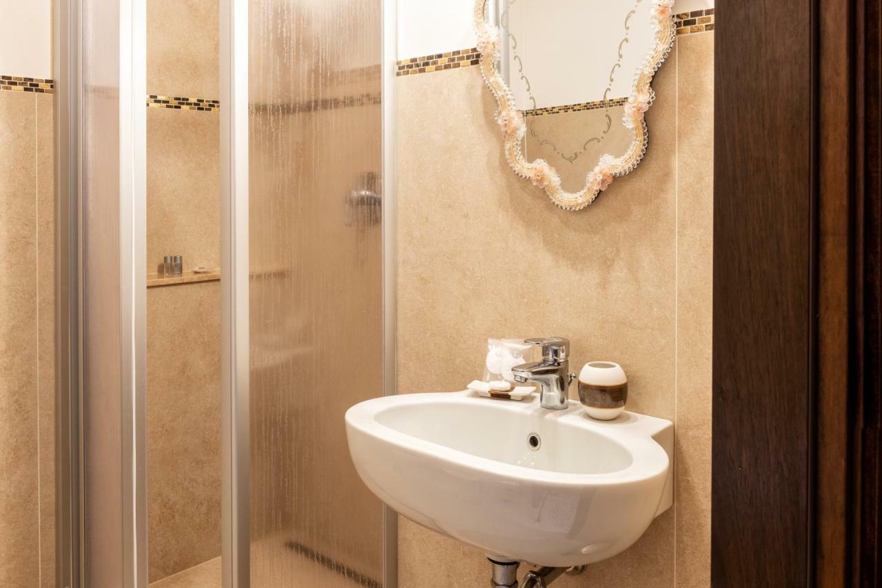 Pensión Luxury Venetian 2*